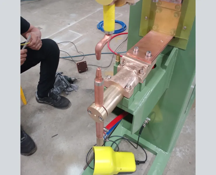  Vehciel Clip Welding